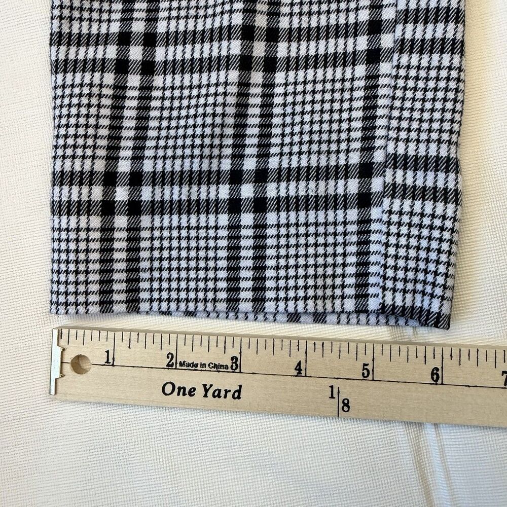 Abercrombie & Fitch Black & White Plaid Cropped Pants, XS - Picture 11 of 11